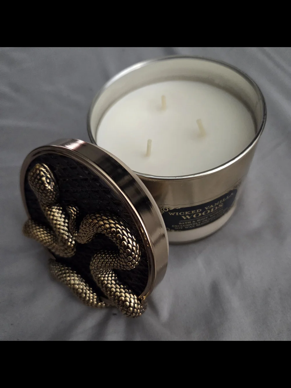 🔺️🆕️🔺️Bath & Body Works Wicked Vanilla Woods Candle - Gold & Black - Picture 3 of 7
